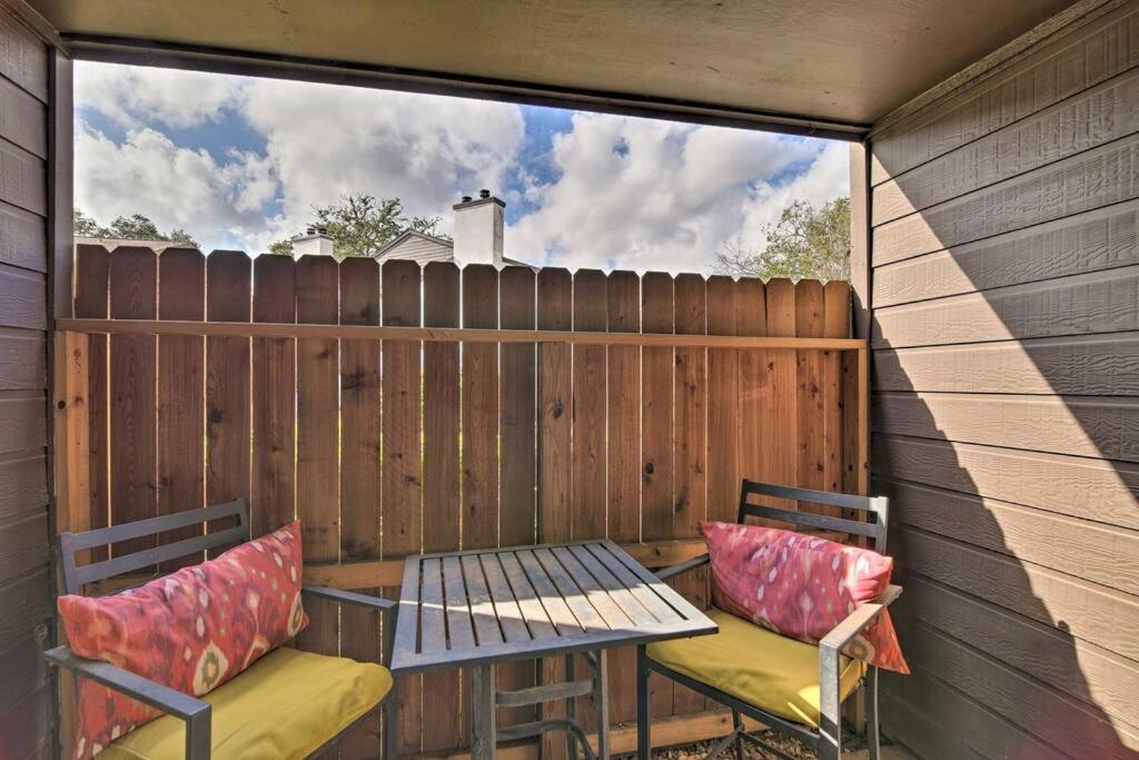 Nrg Apartment Houston Exterior photo