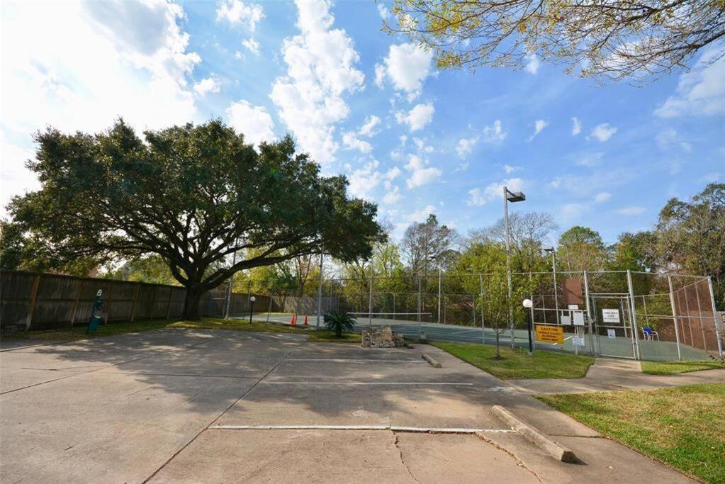 Nrg Apartment Houston Exterior photo
